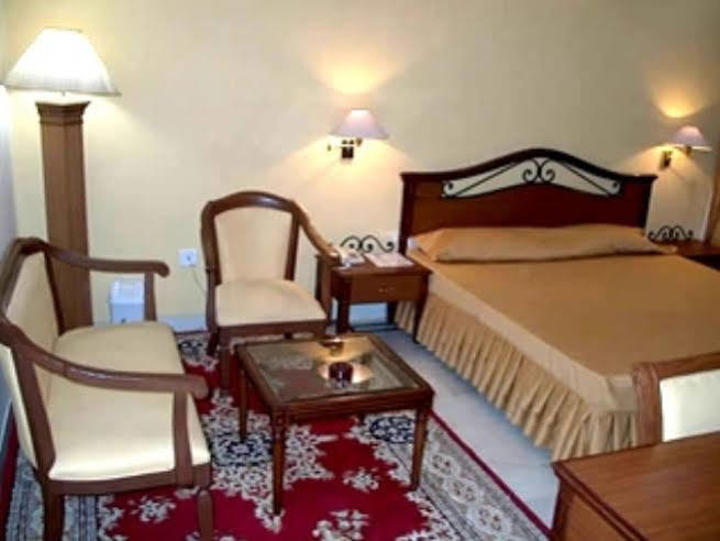 Treebo Trend Corporate Inn Chandīgarh Dış mekan fotoğraf